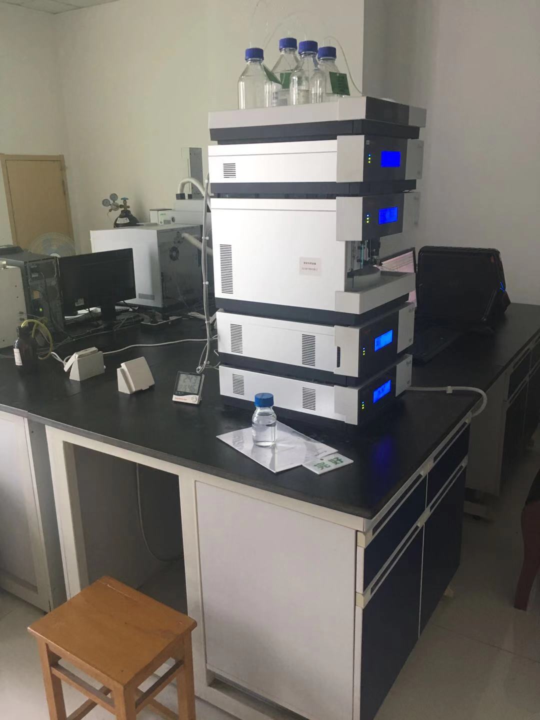 Analytical station in the QC laboratory