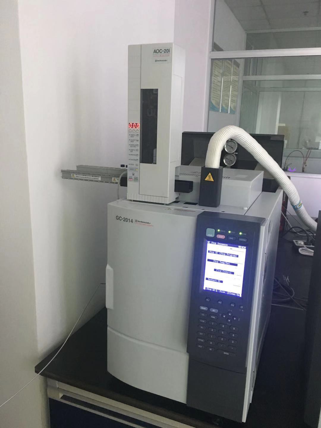 Equipment bench in the QC laboratory